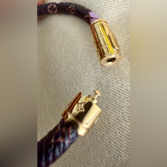 👑✅PRICE FIRM✅ Stylish Cherry Blossom Print Fashion Bracelet. Brand New! - Picture 10 of 17